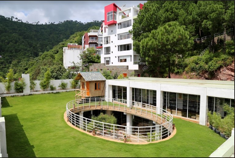 Faculty of Basic Sciences, Shoolini University Solan Campus infrastructure photo 4